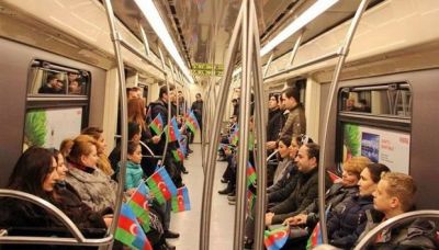 Bakı metropolitenində fləşmob - VİDEO Bakı metropolitenində fləşmob - VİDEO