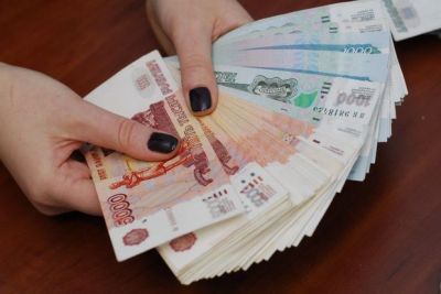 Trampın qərarı rublu “diriltdi” Trampın qərarı rublu “diriltdi”