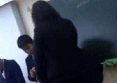 Bakı məktəbində seks qalmaqalı- qadın müəllim həmkarlarının porno videosunu çəkib, şantaj etdi - İDDİA - VİDEO