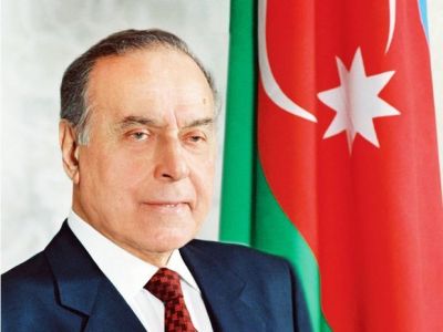 Heydər Əliyevin 95 illik yubileyinə həsr olunmuş mərasim keçirilib Heydər Əliyevin 95 illik yubileyinə həsr olunmuş mərasim keçirilib