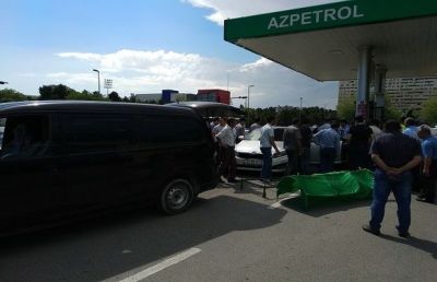 Şöbə rəisi yanacaqdoldurma məntəqəsində öldü - FOTOLAR Şöbə rəisi yanacaqdoldurma məntəqəsində öldü - FOTOLAR