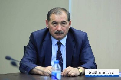Gömrükdə kuryoz hadisə - Yasdan qayıdan məmuru tanımadılar Gömrükdə kuryoz hadisə - Yasdan qayıdan məmuru tanımadılar