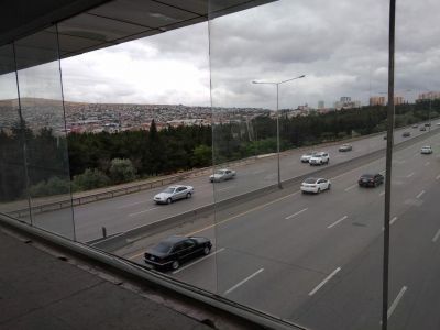 Biləcəridə nəhəng keçidin şüşəsi sındı - Ölüm saçan görüntü - FOTOLAR Biləcəridə nəhəng keçidin şüşəsi sındı - Ölüm saçan görüntü - FOTOLAR