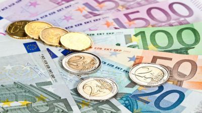 SON AN: Azərbaycanda AVRO bahalaşdı, dollar isə... SON AN: Azərbaycanda AVRO bahalaşdı, dollar isə...
