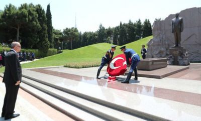 Türk mətbuatı - “Ərdoğanın yeni sistemdə ilk işi əfsanəvi lider Heydər Əliyevin qəbrini ziyarət oldu” Türk mətbuatı - “Ərdoğanın yeni sistemdə ilk işi əfsanəvi lider Heydər Əliyevin qəbrini ziyarət oldu”