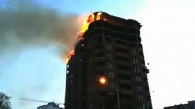 Bakıda çoxmərtəbəli binada GÜCLÜ YANĞIN - 1 nəfər... Bakıda çoxmərtəbəli binada GÜCLÜ YANĞIN - 1 nəfər...