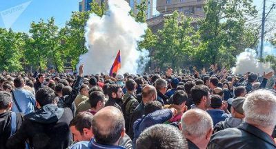 İrəvanda küçə döyüşləri başlayır – Barikada müharibəsi - VİDEO İrəvanda küçə döyüşləri başlayır – Barikada müharibəsi - VİDEO