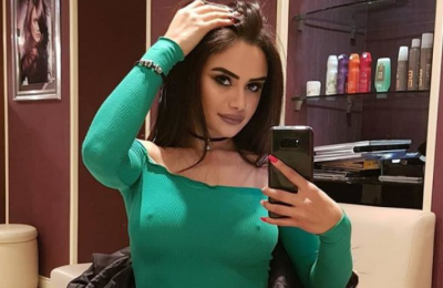 Naz bədənini elə yerinə döymə etdirdi ki... - FOTOLAR Naz bədənini elə yerinə döymə etdirdi ki... - FOTOLAR