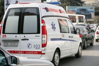 DSX əməkdaşı qızı ilə birlikdə qəzaya düşdü - uşaq öldü DSX əməkdaşı qızı ilə birlikdə qəzaya düşdü - uşaq öldü