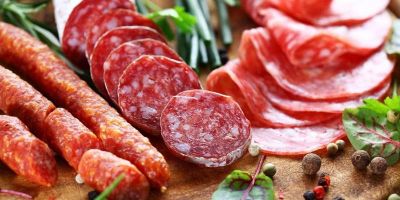 Kolbasa və sosiska alanların nəzərinə – Diqqətli olun! Kolbasa və sosiska alanların nəzərinə – Diqqətli olun!