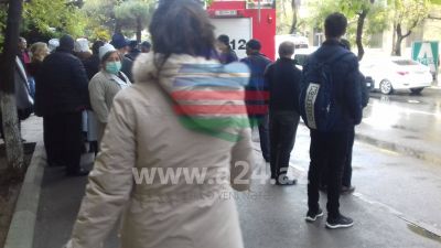 Bakıda xəstəxanada DƏHŞƏT: 7 həkim zəhərləndi, xəstələr təxliyə edildi - VİDEO - FOTOLAR Bakıda xəstəxanada DƏHŞƏT: 7 həkim zəhərləndi, xəstələr təxliyə edildi - VİDEO - FOTOLAR