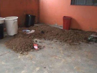 Qayınana gəlinini diri-diri basdırıb, üstünə beton tökdü - Qeyri-adi səbəb Qayınana gəlinini diri-diri basdırıb, üstünə beton tökdü - Qeyri-adi səbəb