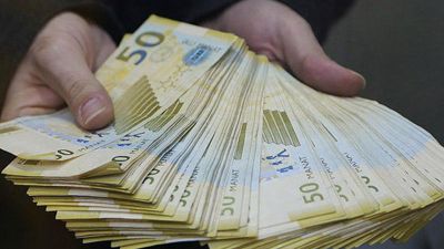 Azərbaycanda bu vəzifənin maaşı artırıldı – 2230 manat Azərbaycanda bu vəzifənin maaşı artırıldı – 2230 manat