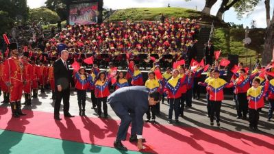 Venesuela prezidenti Ərdoğanın qarşısında DİZ ÇÖKDÜ VƏ. Venesuela prezidenti Ərdoğanın qarşısında DİZ ÇÖKDÜ VƏ.