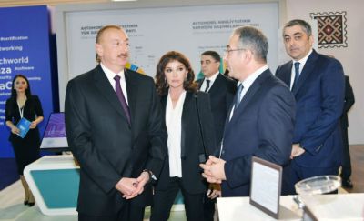 Prezident İlham Əliyev ailəsi ilə “Bakutel-2018”də Prezident İlham Əliyev ailəsi ilə “Bakutel-2018”də