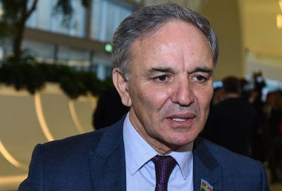 Amaşov: Azərbaycan dilinə dublyaj edilən filmlərə baxa bilmirəm Amaşov: Azərbaycan dilinə dublyaj edilən filmlərə baxa bilmirəm