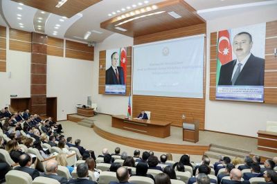 Əmək və Əhalinin Sosial Müdafiəsi Nazirliyinin Kollegiyasının iclası keçirilib - FOTOLAR Əmək və Əhalinin Sosial Müdafiəsi Nazirliyinin Kollegiyasının iclası keçirilib - FOTOLAR