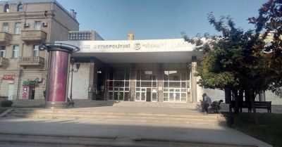 Bakıda dəhşətli cinayət: Metro qarşısında gənc oğlan öldürüldü - FOTO Bakıda dəhşətli cinayət: Metro qarşısında gənc oğlan öldürüldü - FOTO