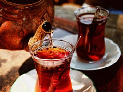 Məşhur professordan çay içənlərə ŞOK XƏBƏRDARLIQ: - Qənd əvəzinə yağ və duz... Məşhur professordan çay içənlərə ŞOK XƏBƏRDARLIQ: - Qənd əvəzinə yağ və duz...