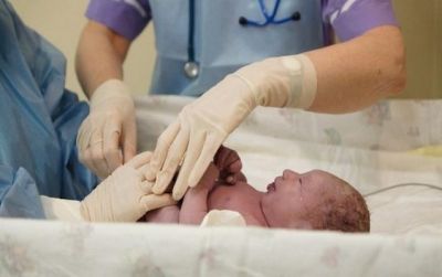 Hamilə olduğunu 9-cu ayda öyrəndi, 1 gün sonra ana oldu - Azərbaycanda Hamilə olduğunu 9-cu ayda öyrəndi, 1 gün sonra ana oldu - Azərbaycanda