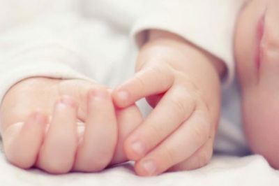 Bakıda üçgünlük qız uşağını qəbiristanlığa atdılar - ŞOK OLAY Bakıda üçgünlük qız uşağını qəbiristanlığa atdılar - ŞOK OLAY