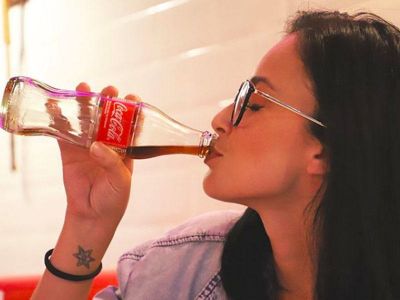 Hər gün kola içənlərin diqqətinə – Dəhşətli Faktlar Hər gün kola içənlərin diqqətinə – Dəhşətli Faktlar