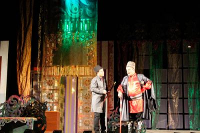 “Arşın mal alan” Özbəkistan Teatrında “Arşın mal alan” Özbəkistan Teatrında