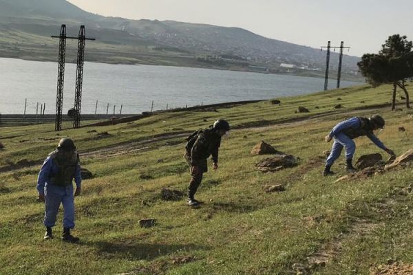 Bakı dairəvi avtomobil yolu yaxınlığında mərmi tapılıb Bakı dairəvi avtomobil yolu yaxınlığında mərmi tapılıb
