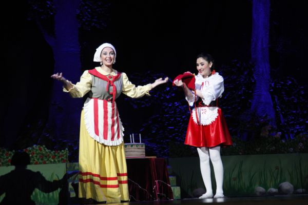 Musiqili Teatrda "Qırmızı papağ"ın premyerası olacaq Musiqili Teatrda "Qırmızı papağ"ın premyerası olacaq