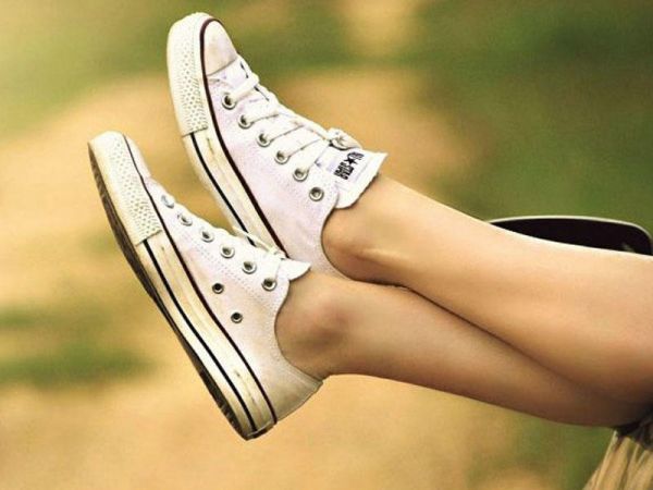 Soyuq və solğun ayaq ciddi xəstəliklərin əlamətidir Soyuq və solğun ayaq ciddi xəstəliklərin əlamətidir