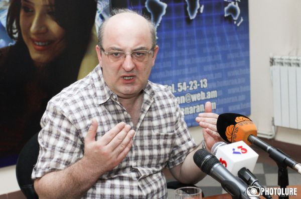 “Rusiya Paşinyanı sədaqət andı içməyə məcbur edir” - Erməni EKSPERT “Rusiya Paşinyanı sədaqət andı içməyə məcbur edir” - Erməni EKSPERT