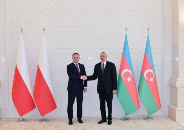 Azərbaycan və Polşa prezidentlərinin təkbətək görüşü olub Azərbaycan və Polşa prezidentlərinin təkbətək görüşü olub