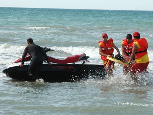 Dənizdə batan 4 nəfər xilas edildi Dənizdə batan 4 nəfər xilas edildi