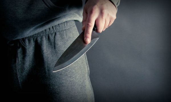 16 yaşlı yeniyetmə kişini bıçaqladı: Anasına “balam” deyib 16 yaşlı yeniyetmə kişini bıçaqladı: Anasına “balam” deyib