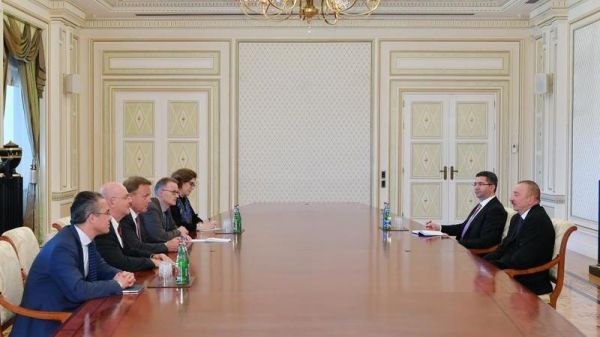 İlham Əliyev Almaniya Bundestaqının vitse-prezidentini qəbul etdi İlham Əliyev Almaniya Bundestaqının vitse-prezidentini qəbul etdi