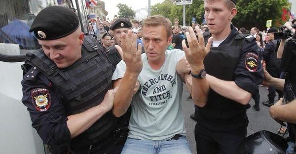 Moskvada həbs edilənlərin sayı 200-ü keçdi Moskvada həbs edilənlərin sayı 200-ü keçdi