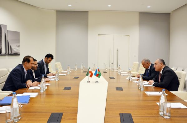 Dövlət Gömrük Komitəsinin sədri İran Gömrük Administrasiyasının rəhbəri ilə görüşüb Dövlət Gömrük Komitəsinin sədri İran Gömrük Administrasiyasının rəhbəri ilə görüşüb