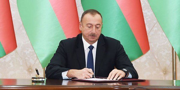 Prezident Əli Nağıyevə ali hərbi rütbə verdi Prezident Əli Nağıyevə ali hərbi rütbə verdi