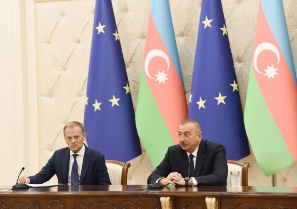 Prezident İlham Əliyev - "Avropa İttifaqı ilə Azərbaycan arasında əlaqələr tərəfdaşlıq ruhu və qarşılıqlı dəstəyə əsaslanır" Prezident İlham Əliyev - "Avropa İttifaqı ilə Azərbaycan arasında əlaqələr tərəfdaşlıq ruhu və qarşılıqlı dəstəyə əsaslanır"