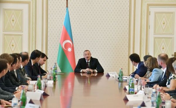 İlham Əliyev görüş keçirdi İlham Əliyev görüş keçirdi