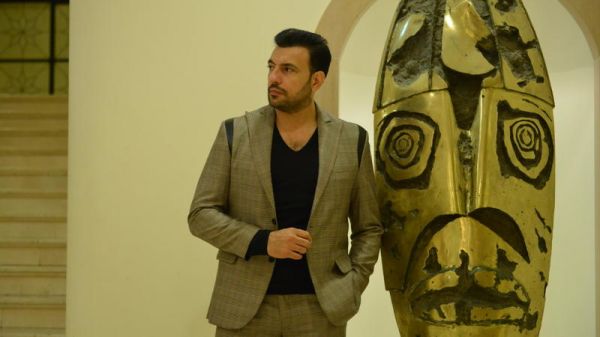 Nüsrət Kəsəmənlinin oğlunun başına İŞ GƏLDİ: “Qızları aldadaraq pullarını alır və...” - FOTOLAR Nüsrət Kəsəmənlinin oğlunun başına İŞ GƏLDİ: “Qızları aldadaraq pullarını alır və...” - FOTOLAR
