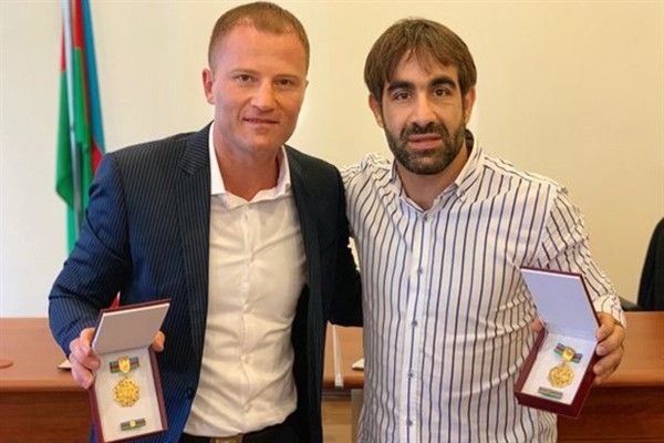 İlham Əliyev idmançıları təltif etdi İlham Əliyev idmançıları təltif etdi
