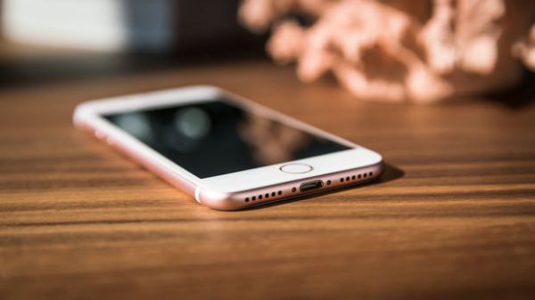 Hindistan “iPhone”ları satılacaq Hindistan “iPhone”ları satılacaq