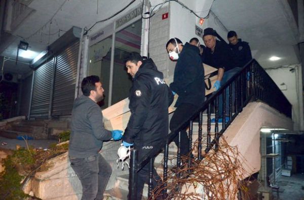 3 il anasının cəsədi ilə yaşadı - ŞOK OLAY 3 il anasının cəsədi ilə yaşadı - ŞOK OLAY