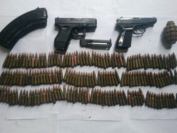 Polis Kəpəzdə silah-sursat aşkarlayıb Polis Kəpəzdə silah-sursat aşkarlayıb