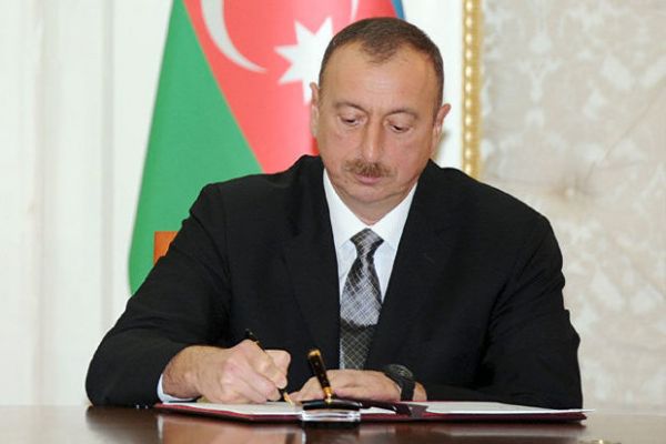 Kino xadimlərinə fəxri adlar verildi - SƏRƏNCAM Kino xadimlərinə fəxri adlar verildi - SƏRƏNCAM