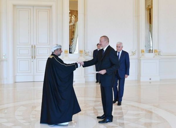 İlham Əliyev yeni səfirləri qəbul etdi - FOTO İlham Əliyev yeni səfirləri qəbul etdi - FOTO