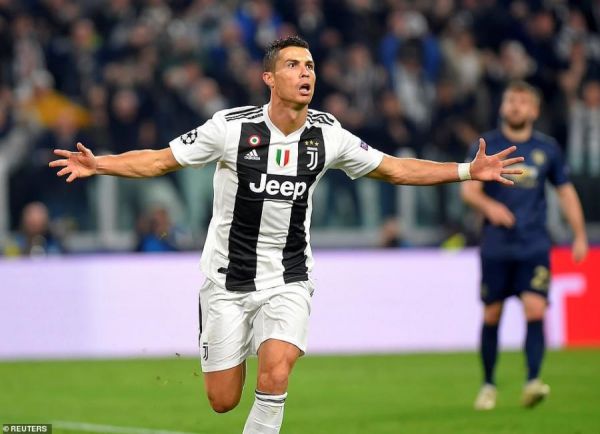 Ronaldo Messi ilə fərqindən danışdı Ronaldo Messi ilə fərqindən danışdı