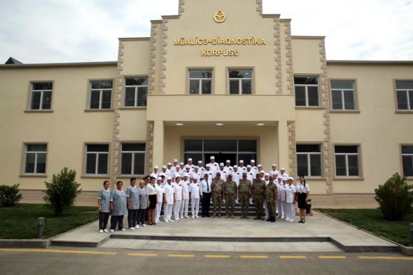 Müdafiə naziri cəbhəboyu zonada yeni tikilən hərbi hospitalın açılışında olub - VİDEO Müdafiə naziri cəbhəboyu zonada yeni tikilən hərbi hospitalın açılışında olub - VİDEO