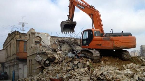 Bakıda bu ünvanlarda yerləşən binalar söküləcək Bakıda bu ünvanlarda yerləşən binalar söküləcək